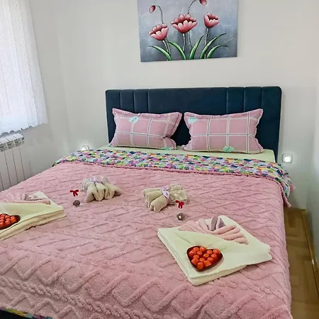 Apartman Lara *