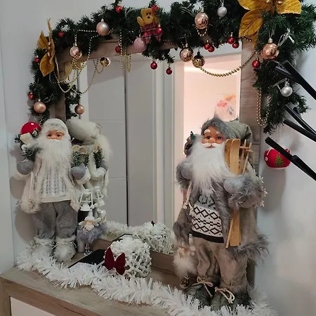 アパート Lara ピロト